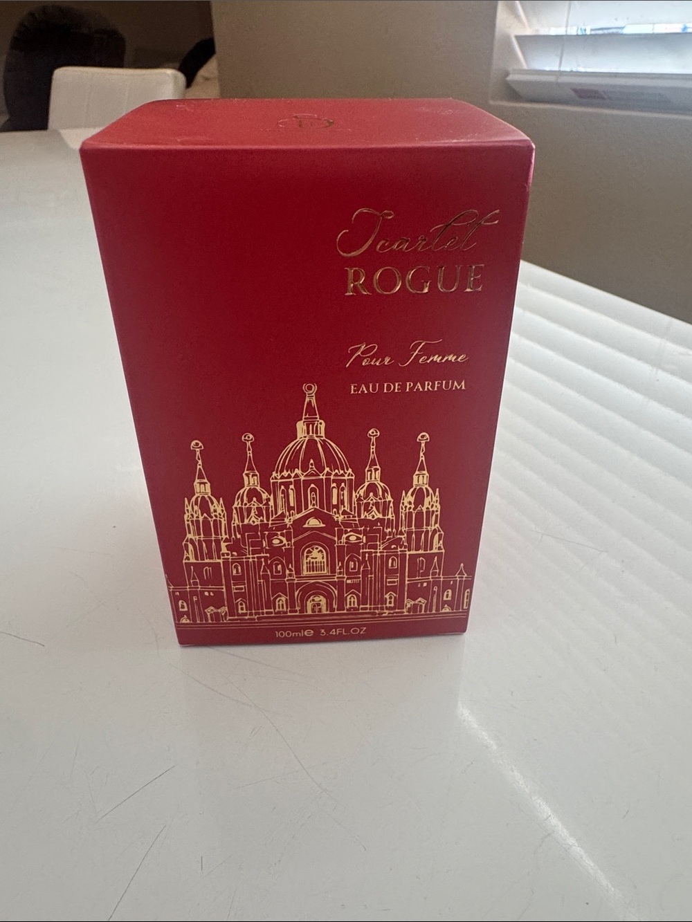 Scarlet Rogue Eau de Parfum - Red & Gold Box